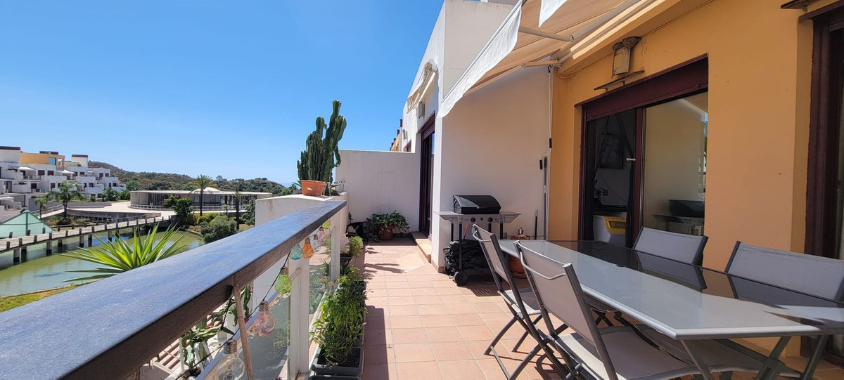3 Bed Apartment for sale in Benahavís Costa Del Sol, Málaga, Spain