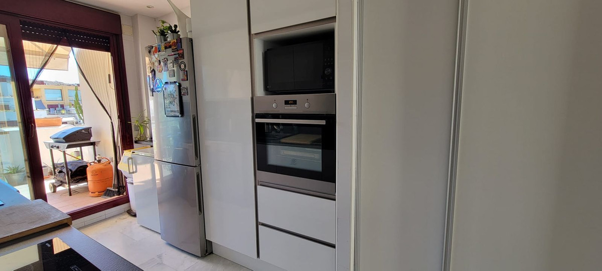 3 Bed Apartment for sale in Benahavís Costa Del Sol, Málaga, Spain
