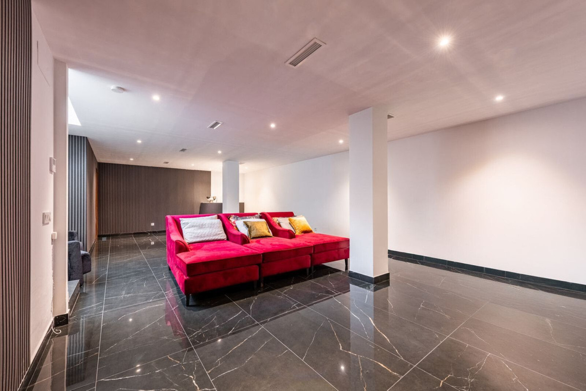 3 Bed Townhouse for sale in Estepona Costa Del Sol, Málaga, Spain