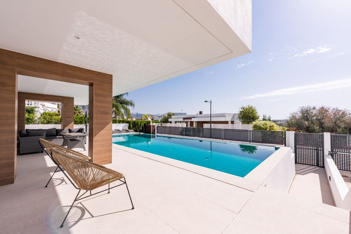 3 Bed Townhouse for sale in Estepona Costa Del Sol, Málaga, Spain