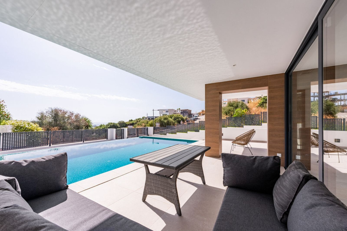 3 Bed Townhouse for sale in Estepona Costa Del Sol, Málaga, Spain