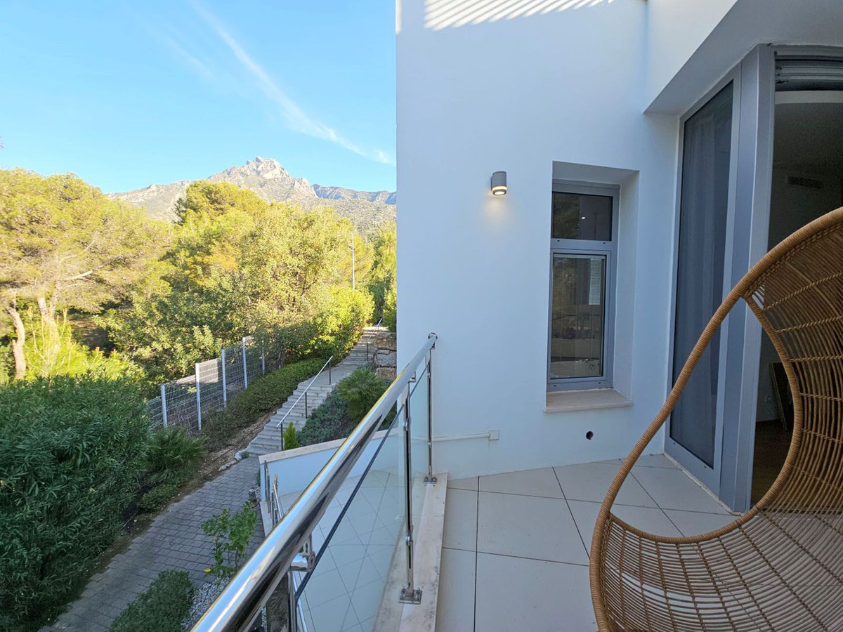 4 Bed Townhouse for sale in Sierra Blanca Costa Del Sol, Málaga, Spain