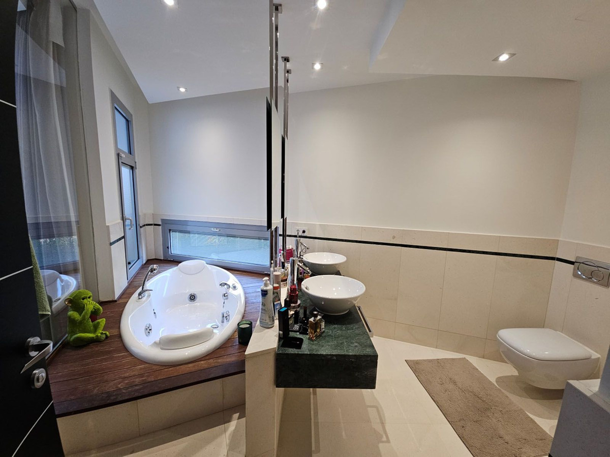 4 Bed Townhouse for sale in Sierra Blanca Costa Del Sol, Málaga, Spain