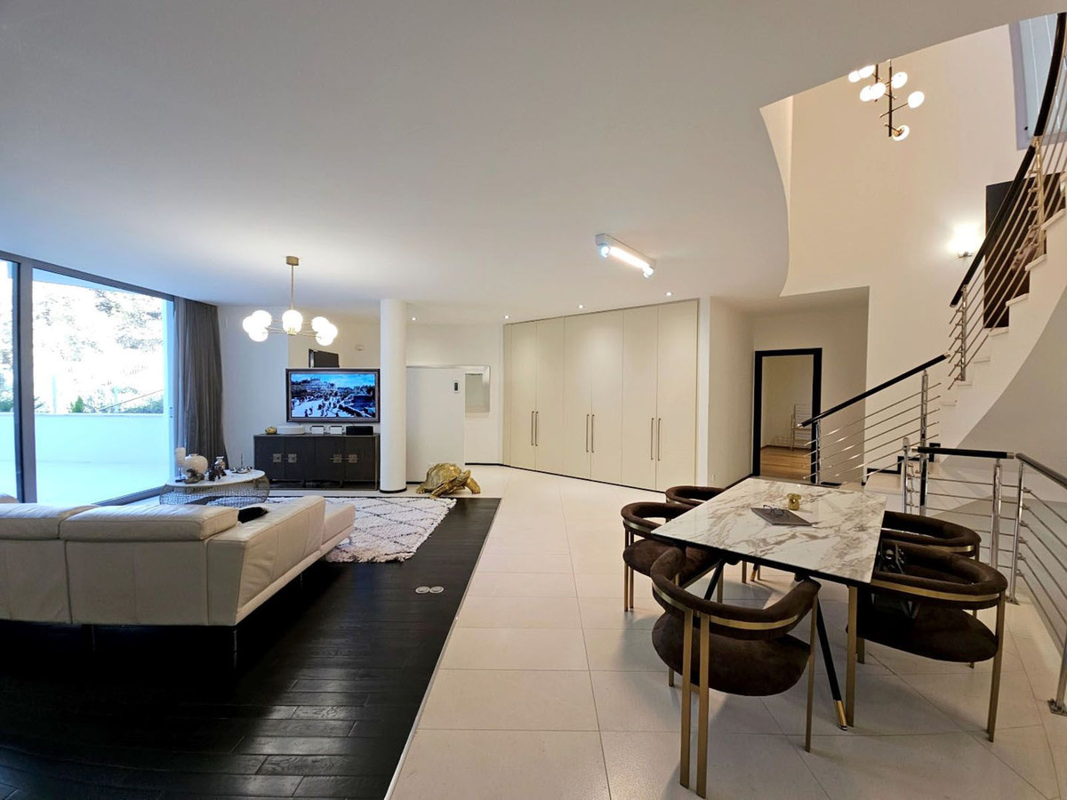 4 Bed Townhouse for sale in Sierra Blanca Costa Del Sol, Málaga, Spain