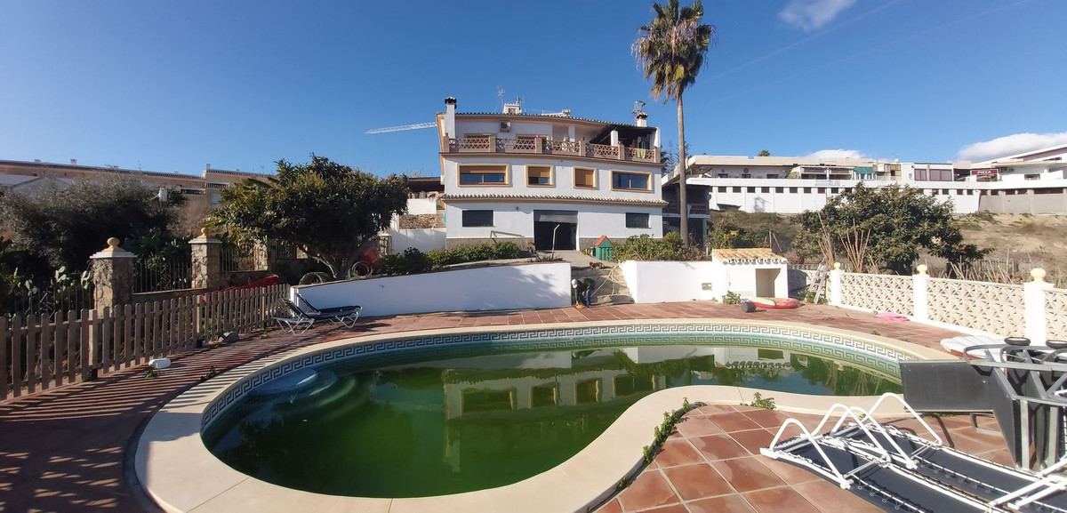9 Bed Townhouse for sale in Cancelada Costa Del Sol, Málaga, Spain