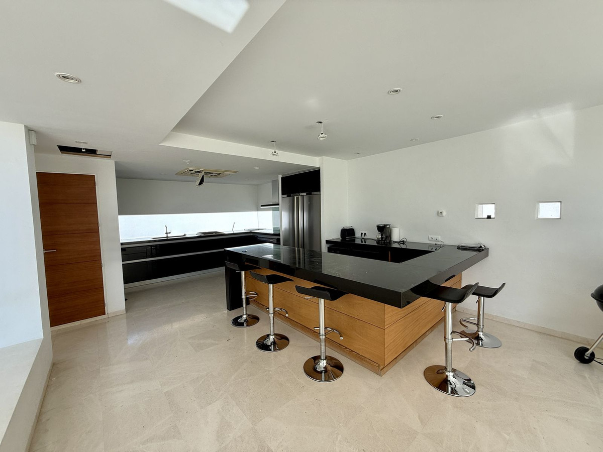 Se vende Villa - Chalet de 4 dormitorios en Costa Del Sol, Málaga, España