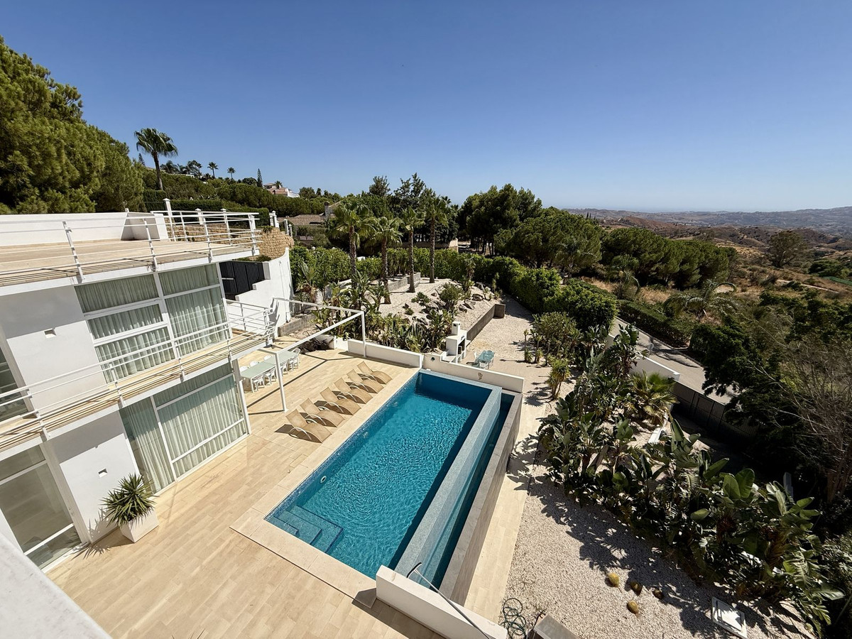 Se vende Villa - Chalet de 4 dormitorios en Costa Del Sol, Málaga, España