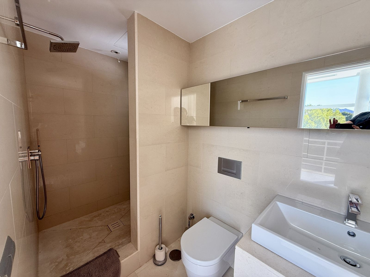 Se vende Villa - Chalet de 4 dormitorios en Costa Del Sol, Málaga, España