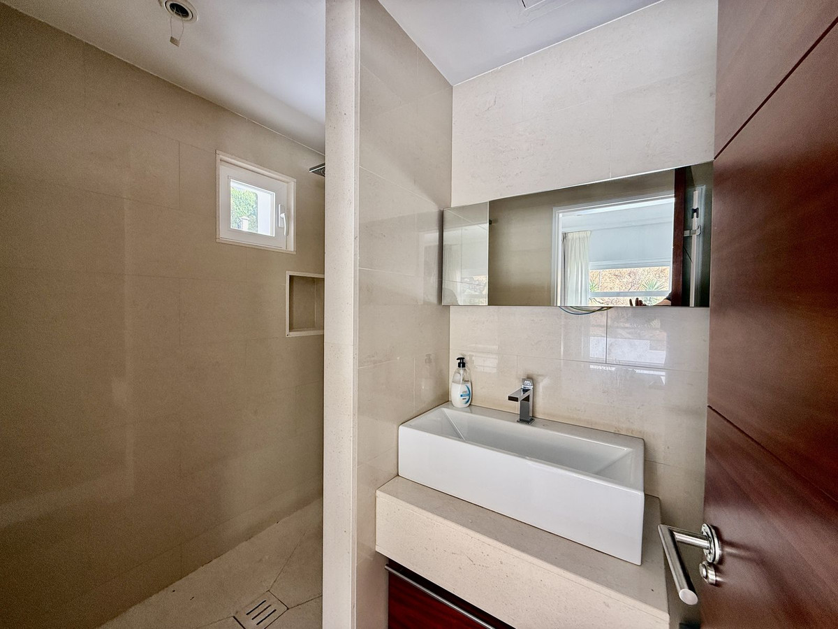 Se vende Villa - Chalet de 4 dormitorios en Costa Del Sol, Málaga, España