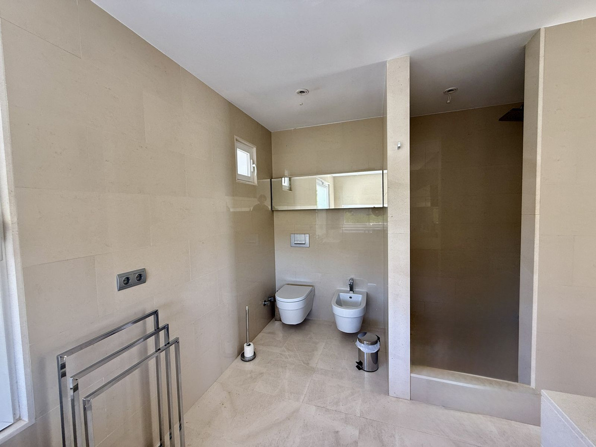 Se vende Villa - Chalet de 4 dormitorios en Costa Del Sol, Málaga, España