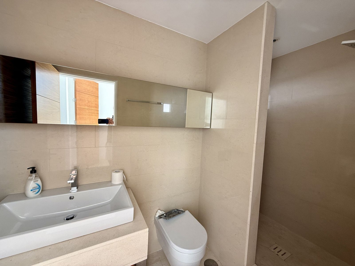 Se vende Villa - Chalet de 4 dormitorios en Costa Del Sol, Málaga, España