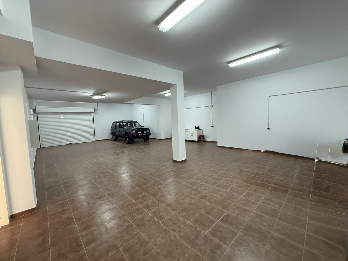 Se vende Villa - Chalet de 4 dormitorios en Costa Del Sol, Málaga, España