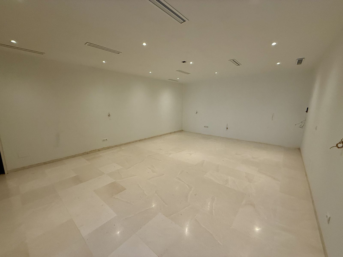 Se vende Villa - Chalet de 4 dormitorios en Costa Del Sol, Málaga, España