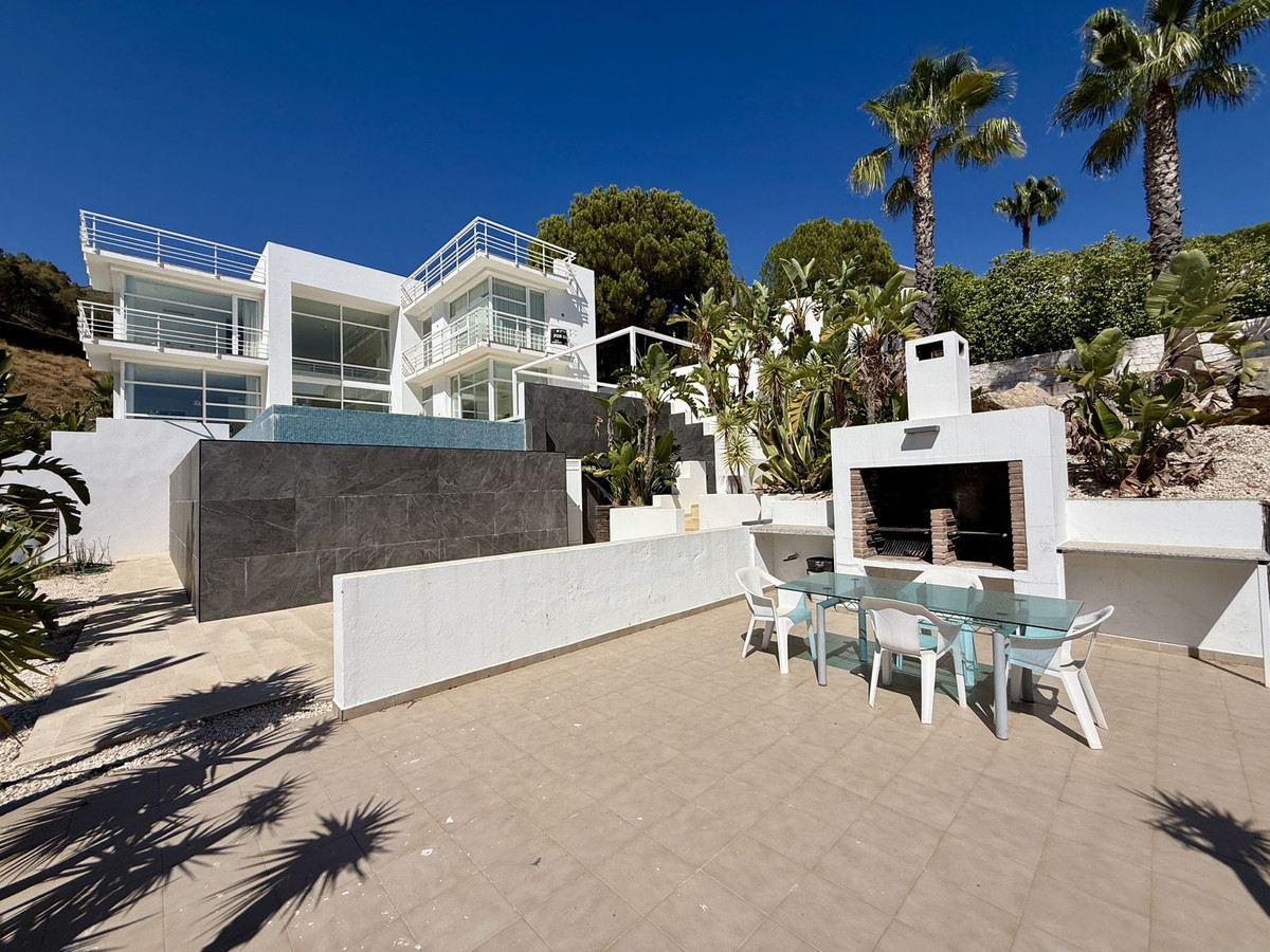 Se vende Villa - Chalet de 4 dormitorios en Costa Del Sol, Málaga, España