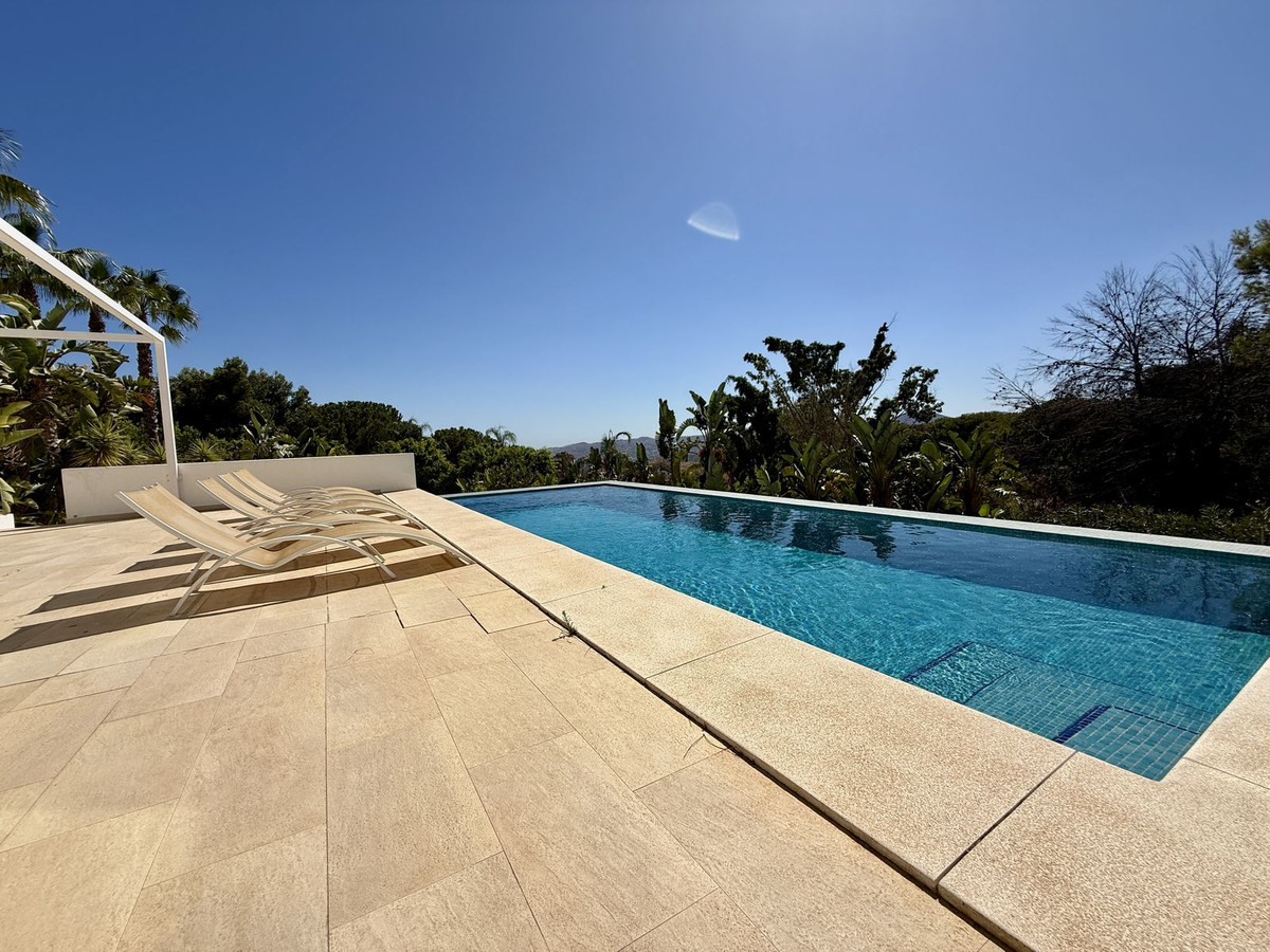 Se vende Villa - Chalet de 4 dormitorios en Costa Del Sol, Málaga, España