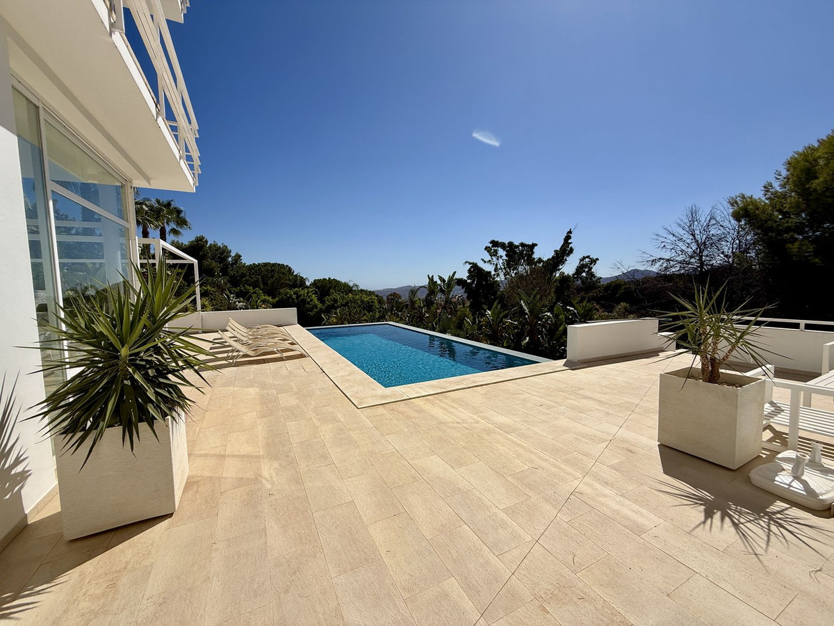 Se vende Villa - Chalet de 4 dormitorios en Costa Del Sol, Málaga, España
