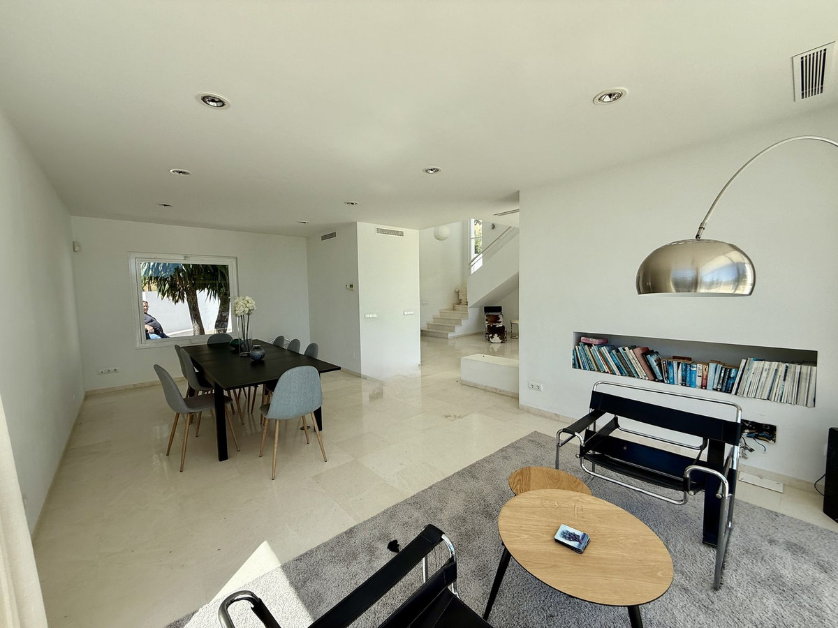 Se vende Villa - Chalet de 4 dormitorios en Costa Del Sol, Málaga, España