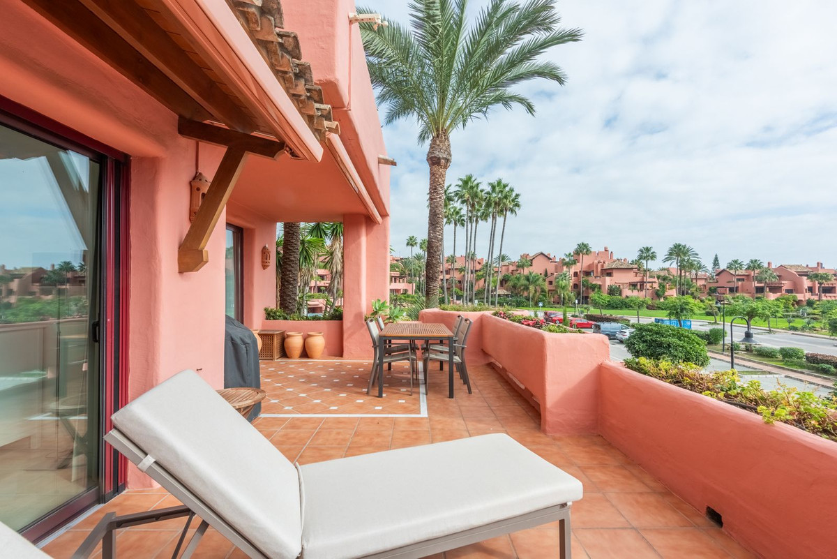 3 Bed Apartment for sale in New Golden Mile Costa Del Sol, Málaga, Spain
