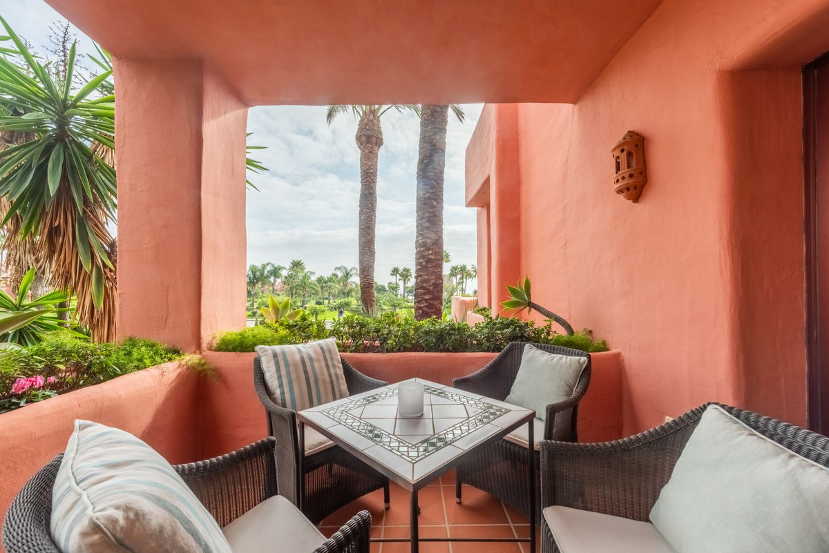 3 Bed Apartment for sale in New Golden Mile Costa Del Sol, Málaga, Spain
