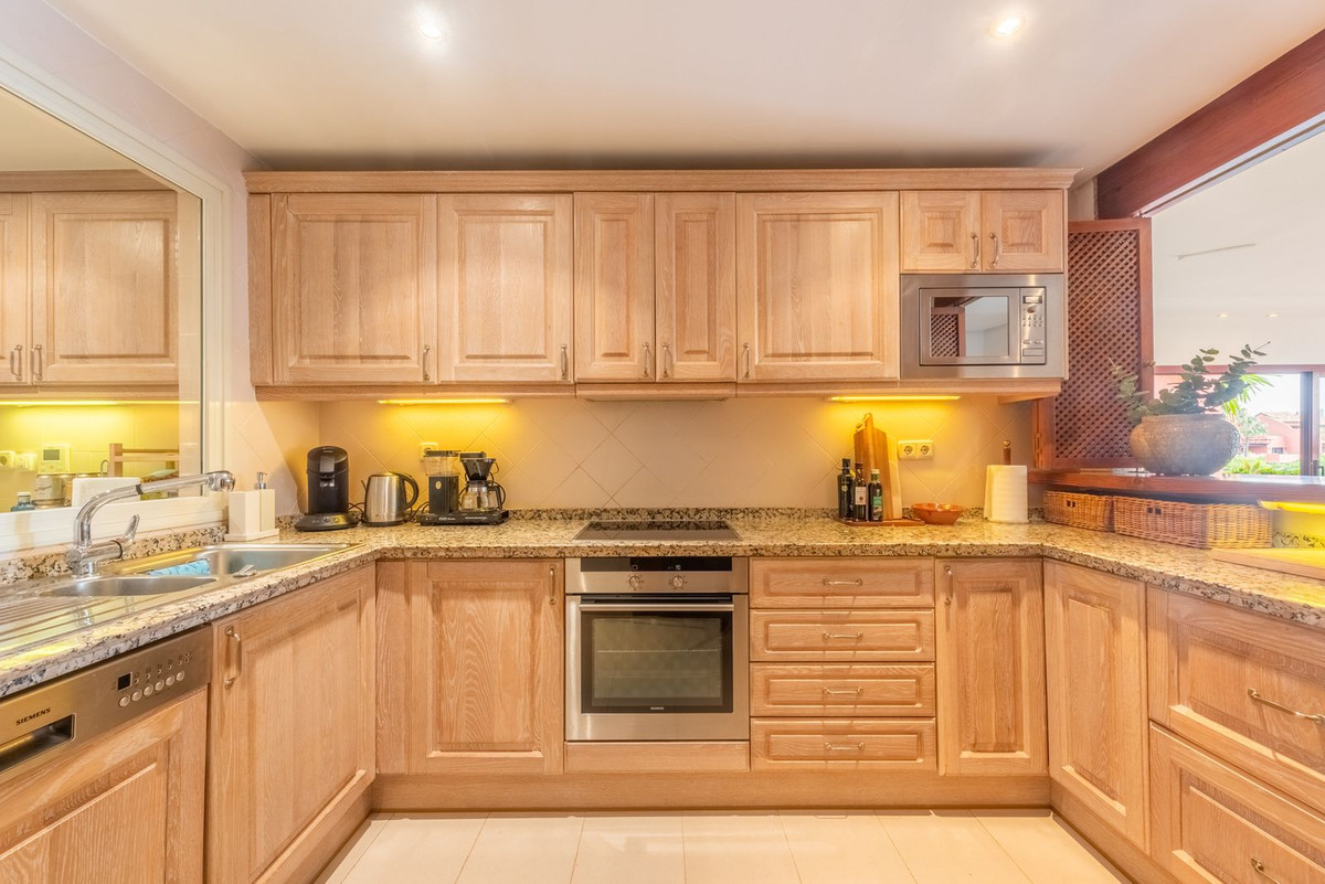 3 Bed Apartment for sale in New Golden Mile Costa Del Sol, Málaga, Spain