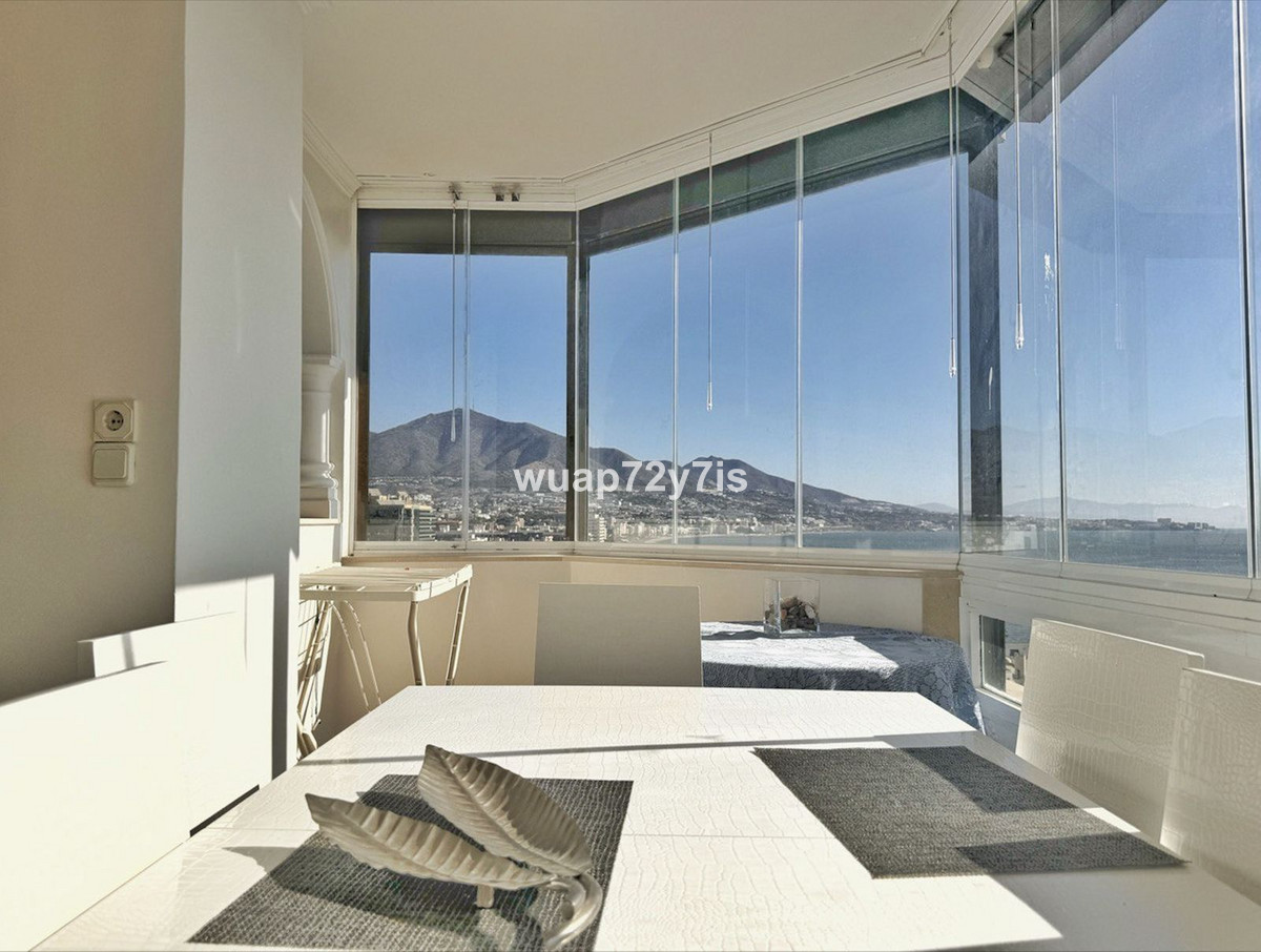2 Bed Apartment for sale in Fuengirola Costa Del Sol, Málaga, Spain