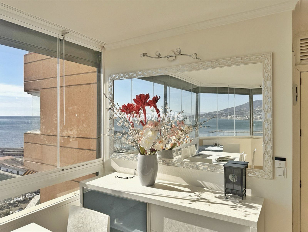 2 Bed Apartment for sale in Fuengirola Costa Del Sol, Málaga, Spain