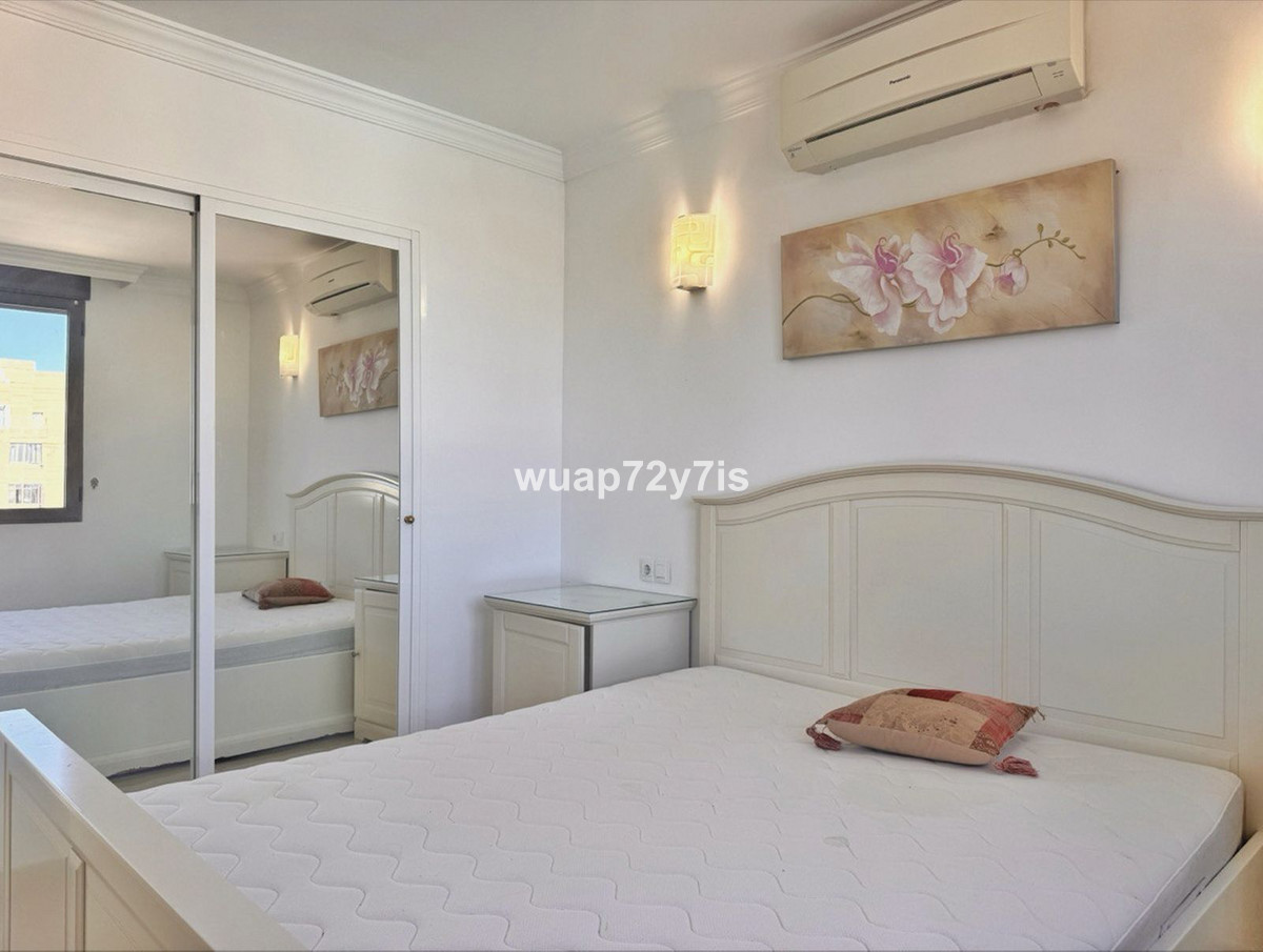 2 Bed Apartment for sale in Fuengirola Costa Del Sol, Málaga, Spain