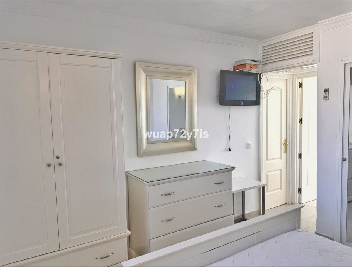 2 Bed Apartment for sale in Fuengirola Costa Del Sol, Málaga, Spain