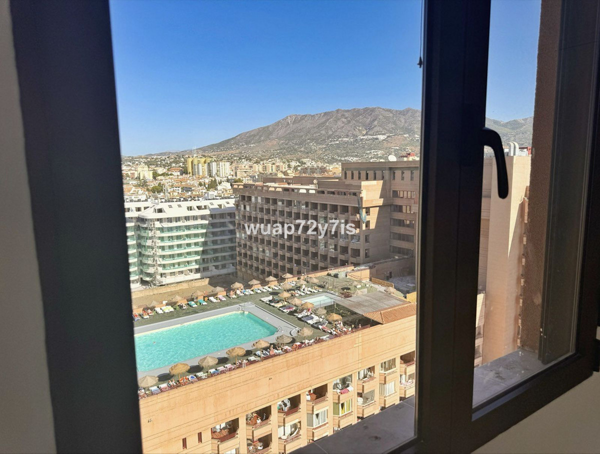 2 Bed Apartment for sale in Fuengirola Costa Del Sol, Málaga, Spain