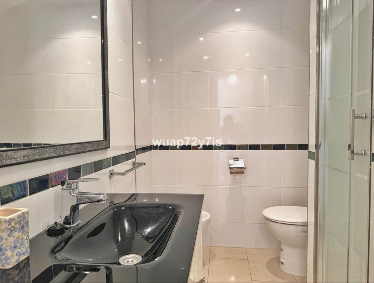 2 Bed Apartment for sale in Fuengirola Costa Del Sol, Málaga, Spain