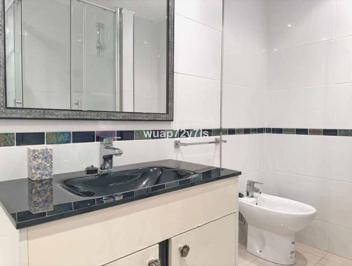 2 Bed Apartment for sale in Fuengirola Costa Del Sol, Málaga, Spain