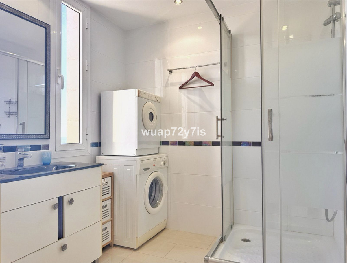 2 Bed Apartment for sale in Fuengirola Costa Del Sol, Málaga, Spain