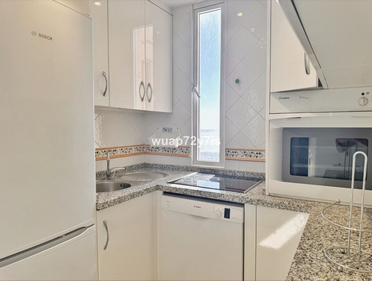 2 Bed Apartment for sale in Fuengirola Costa Del Sol, Málaga, Spain