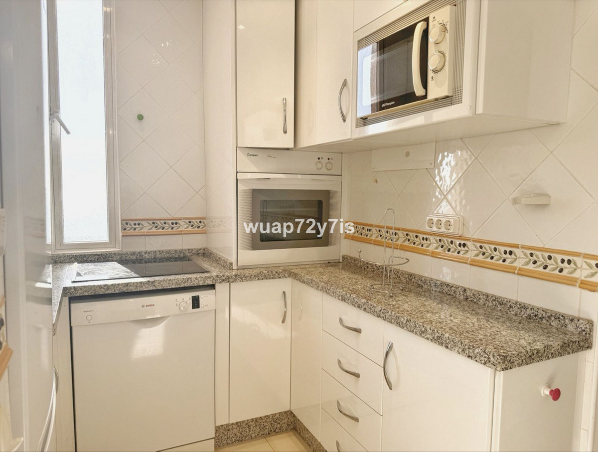 2 Bed Apartment for sale in Fuengirola Costa Del Sol, Málaga, Spain