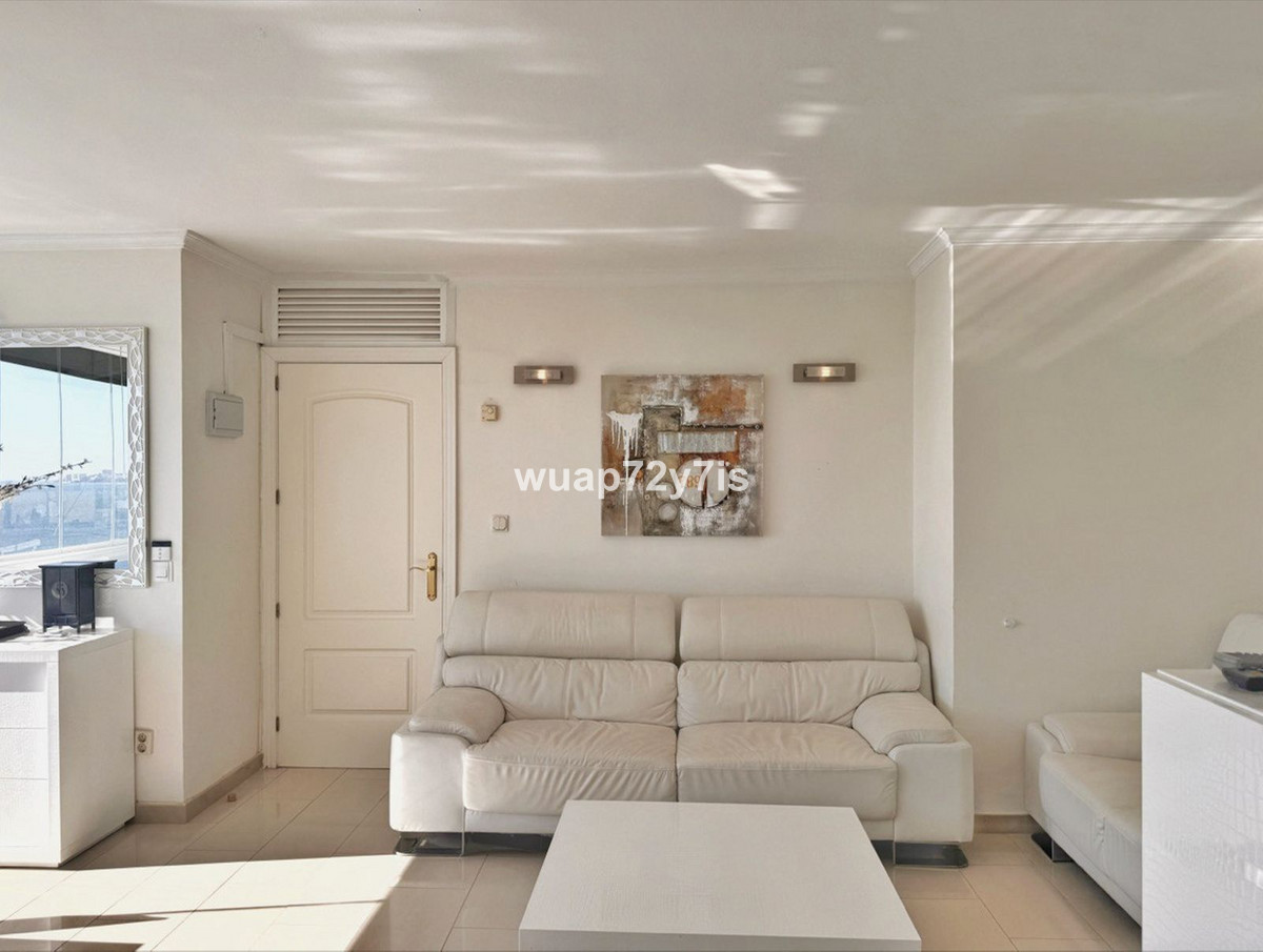 2 Bed Apartment for sale in Fuengirola Costa Del Sol, Málaga, Spain