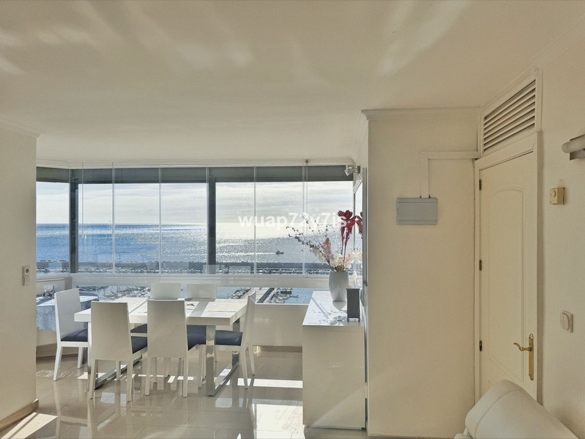 2 Bed Apartment for sale in Fuengirola Costa Del Sol, Málaga, Spain