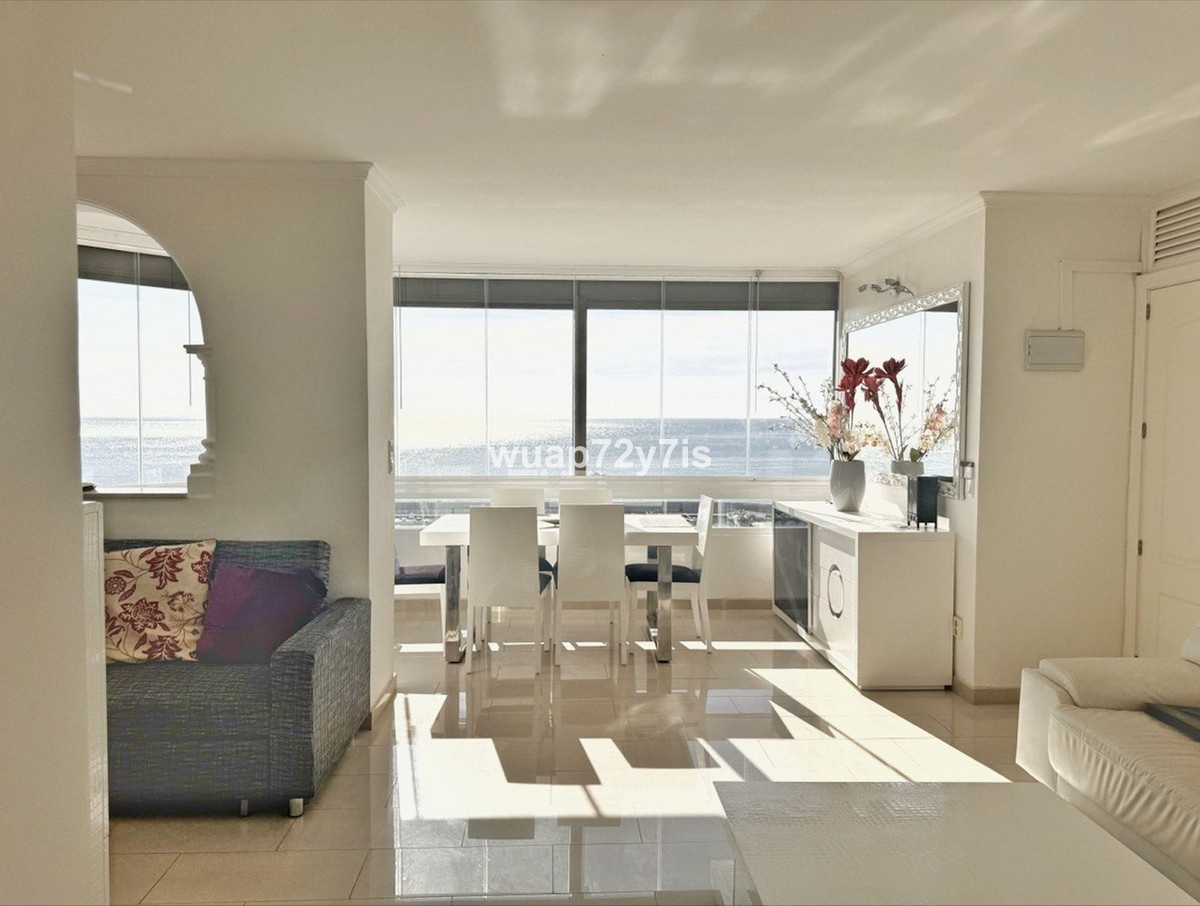 2 Bed Apartment for sale in Fuengirola Costa Del Sol, Málaga, Spain