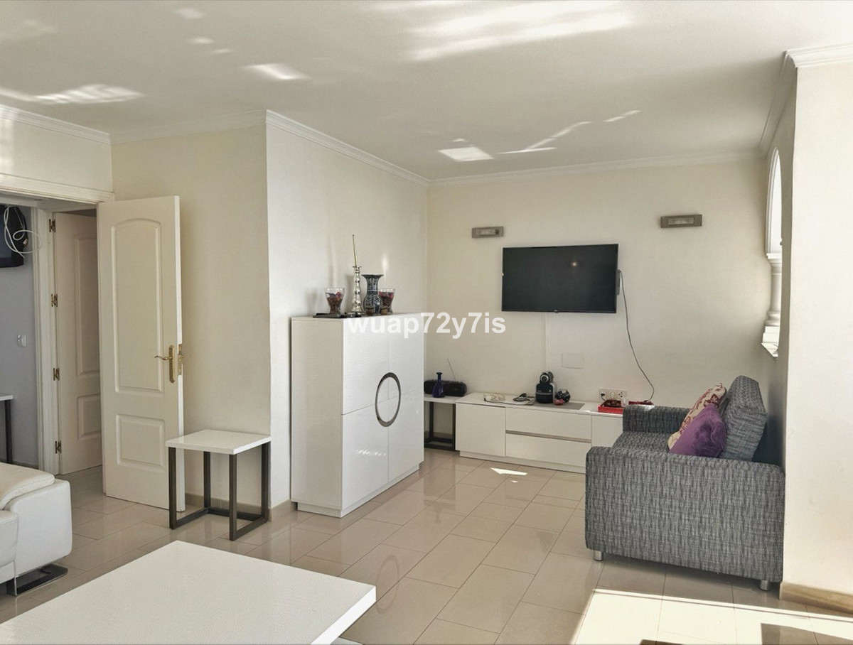 2 Bed Apartment for sale in Fuengirola Costa Del Sol, Málaga, Spain