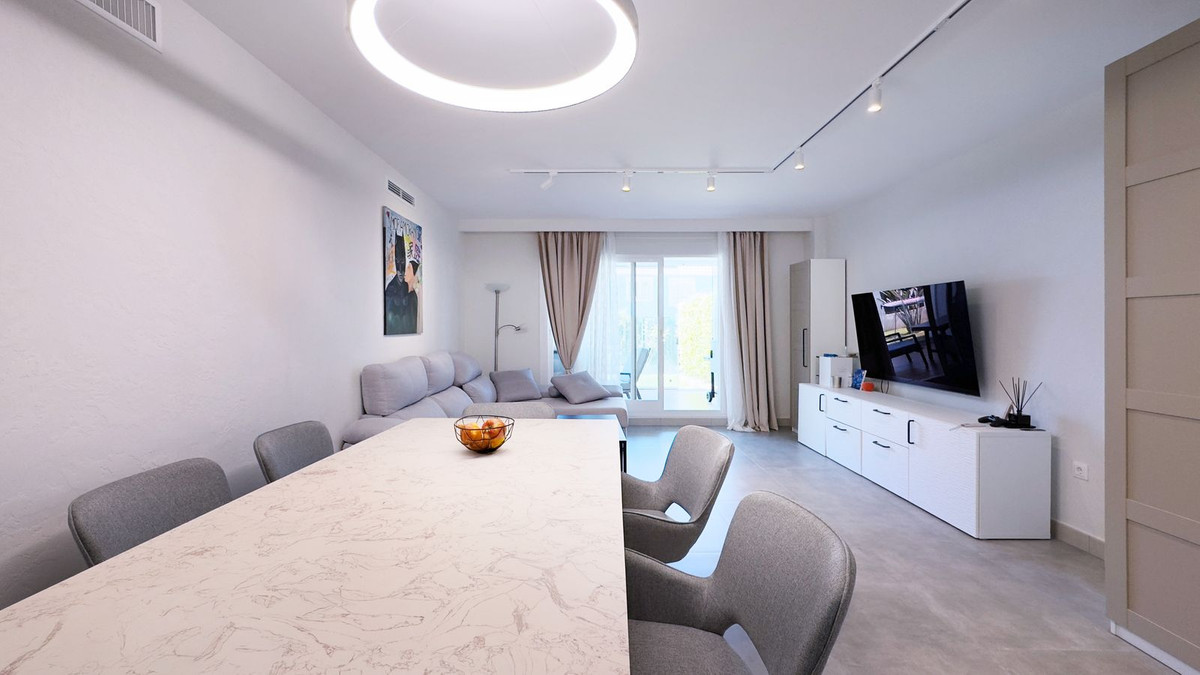 Se vende Apartamento Planta Baja de 2 dormitorios en Costa Del Sol, Málaga, España