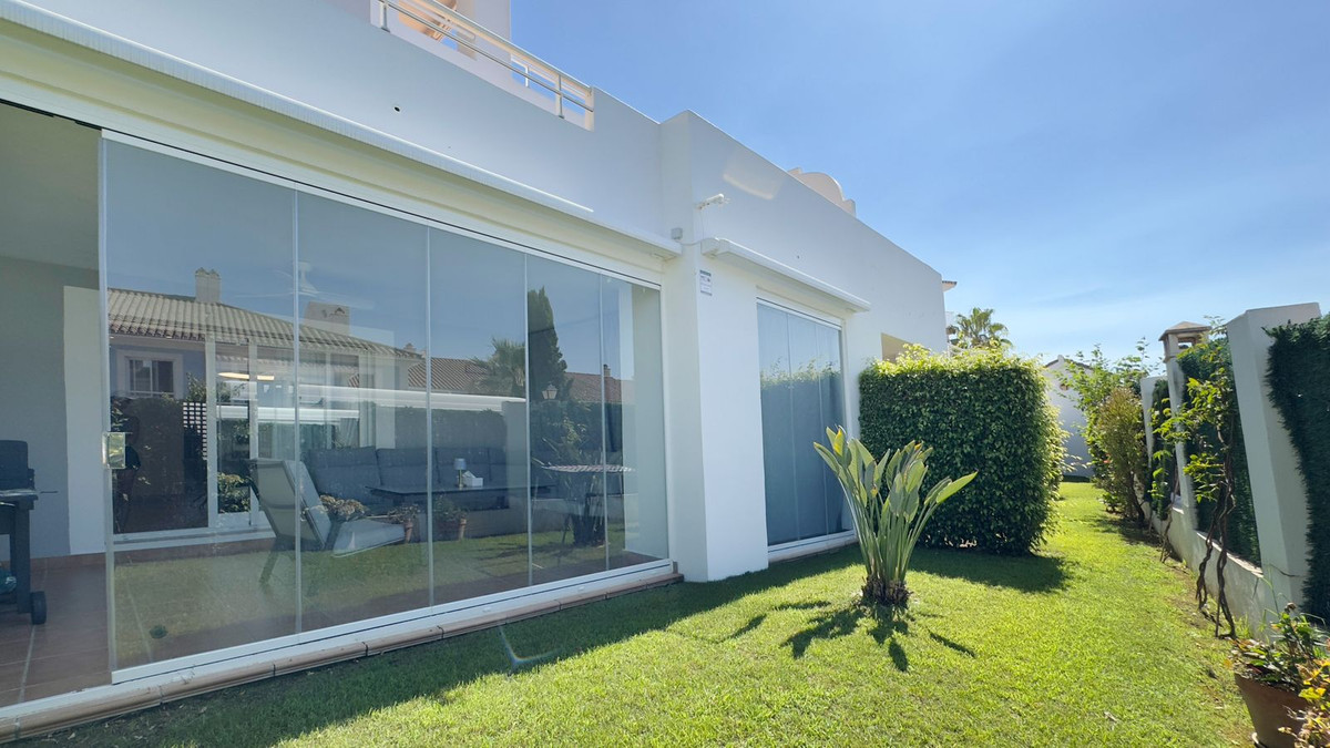 Se vende Apartamento Planta Baja de 2 dormitorios en Costa Del Sol, Málaga, España