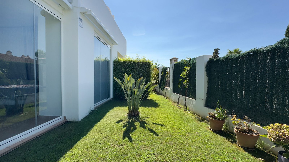 Se vende Apartamento Planta Baja de 2 dormitorios en Costa Del Sol, Málaga, España