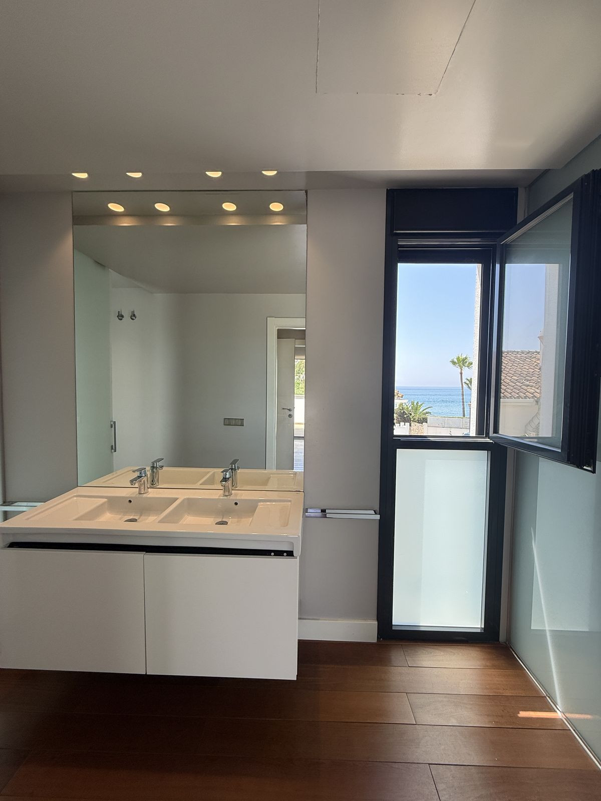 5 Bed Townhouse for sale in Marbesa Costa Del Sol, Málaga, Spain