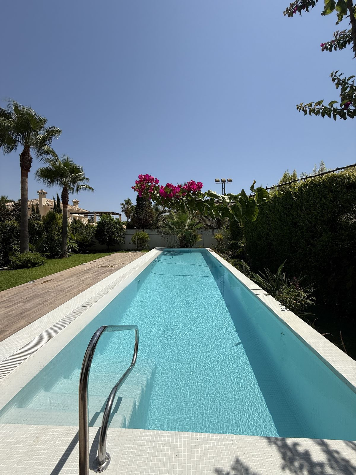 5 Bed Townhouse for sale in Marbesa Costa Del Sol, Málaga, Spain