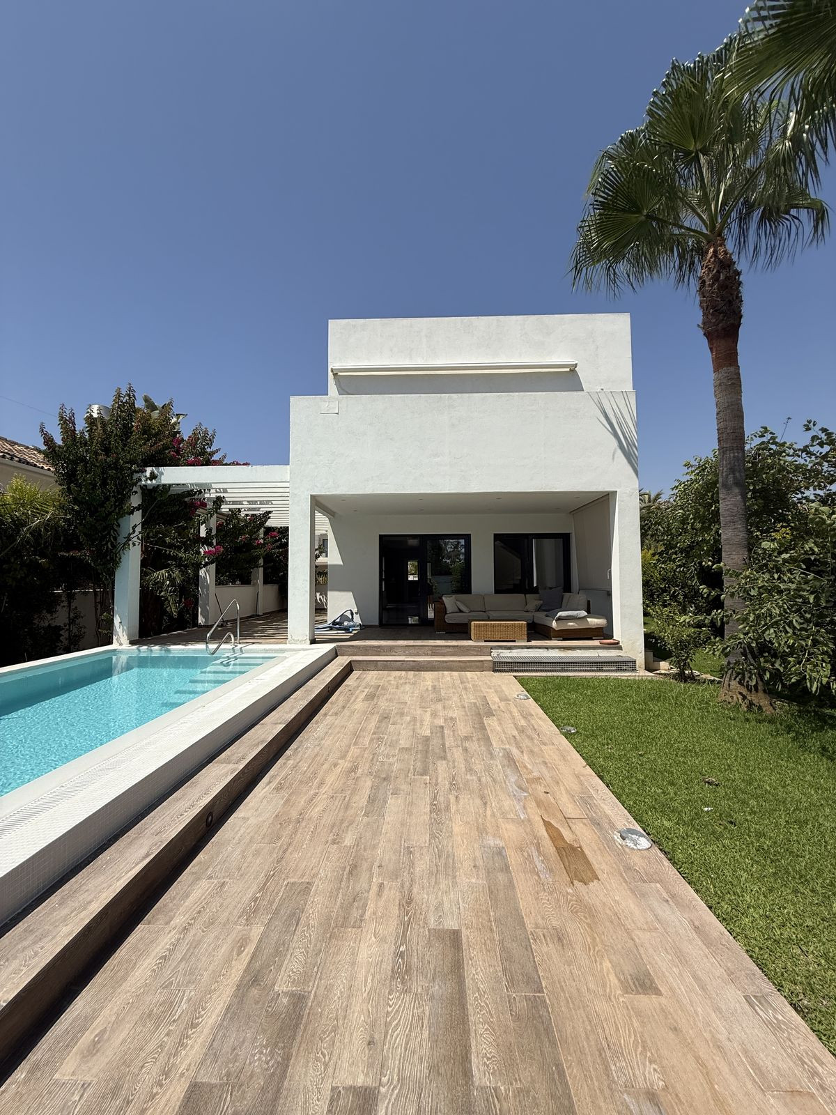 5 Bed Townhouse for sale in Marbesa Costa Del Sol, Málaga, Spain
