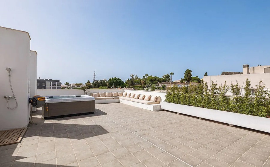 4 Bed Apartment for sale in San Pedro De Alcántara Costa Del Sol, Málaga, Spain