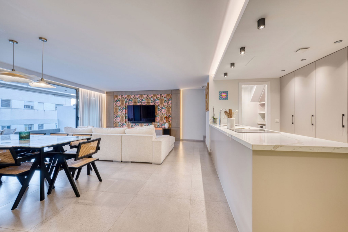 4 Bed Apartment for sale in San Pedro De Alcántara Costa Del Sol, Málaga, Spain