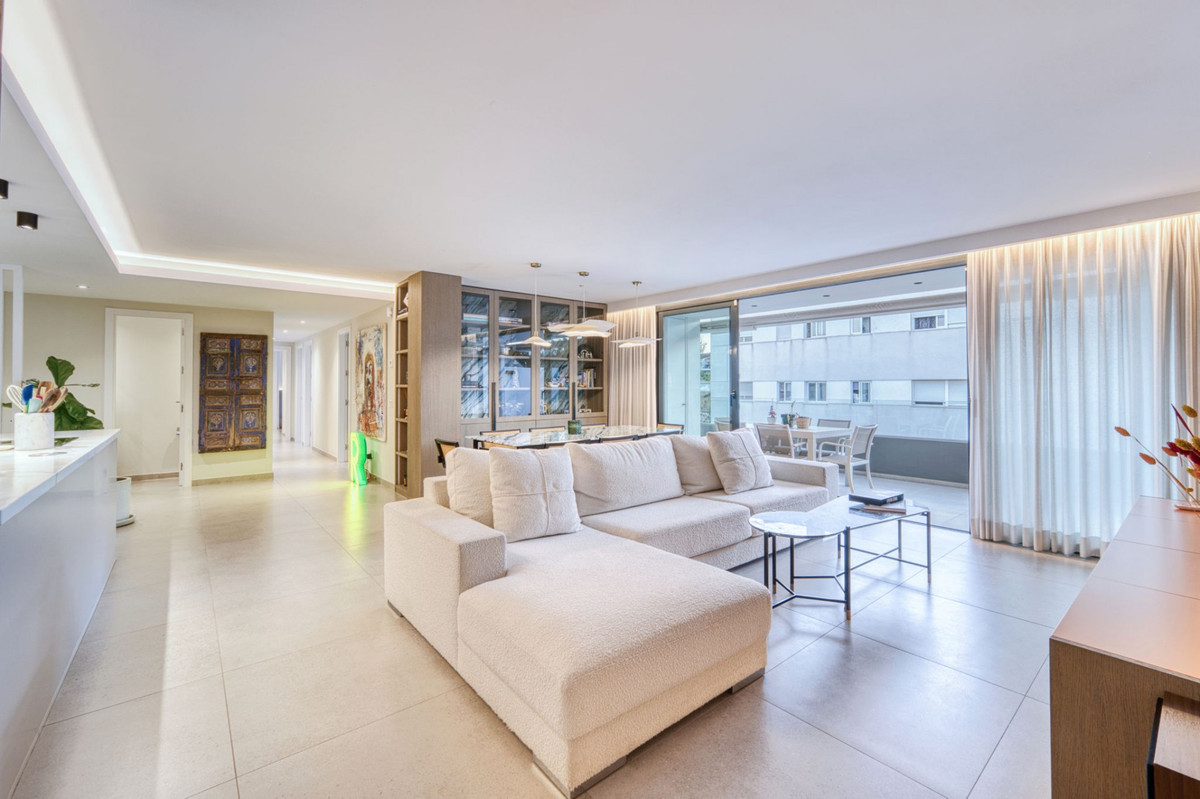 4 Bed Apartment for sale in San Pedro De Alcántara Costa Del Sol, Málaga, Spain