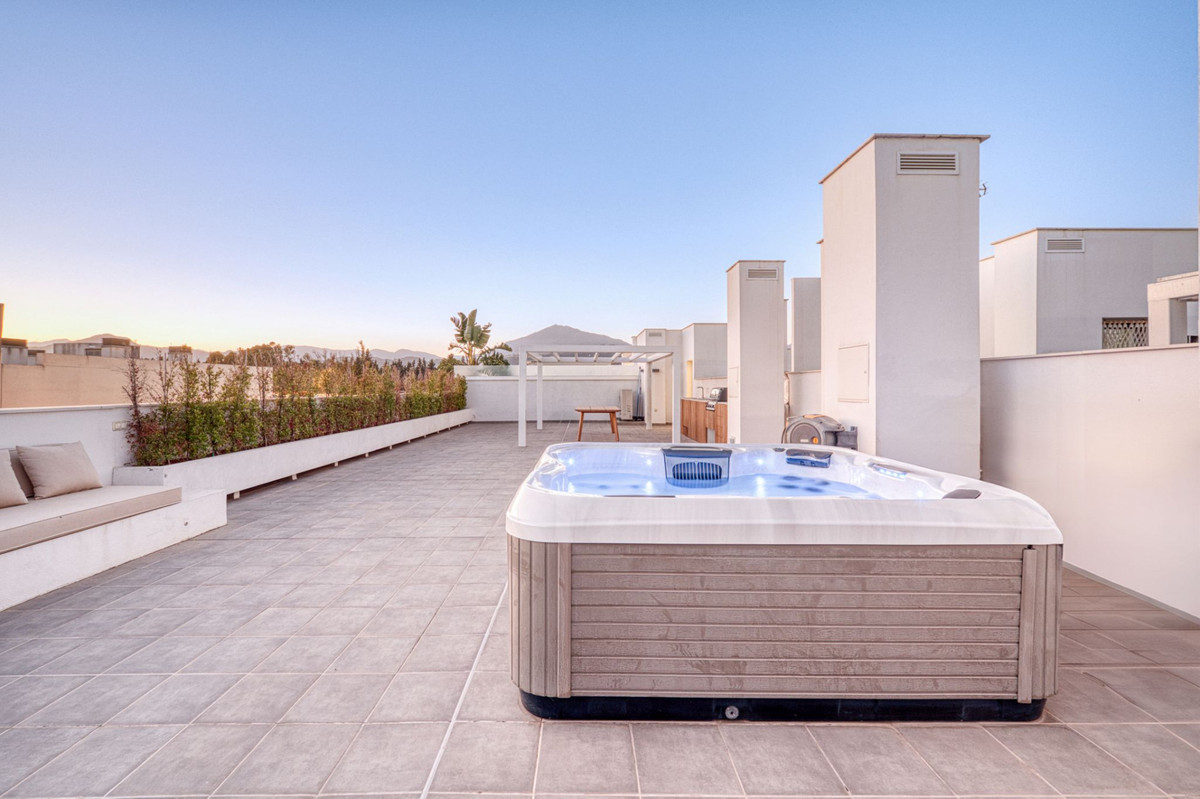 4 Bed Apartment for sale in San Pedro De Alcántara Costa Del Sol, Málaga, Spain