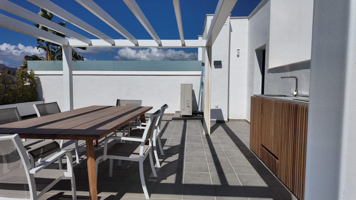 4 Bed Apartment for sale in San Pedro De Alcántara Costa Del Sol, Málaga, Spain