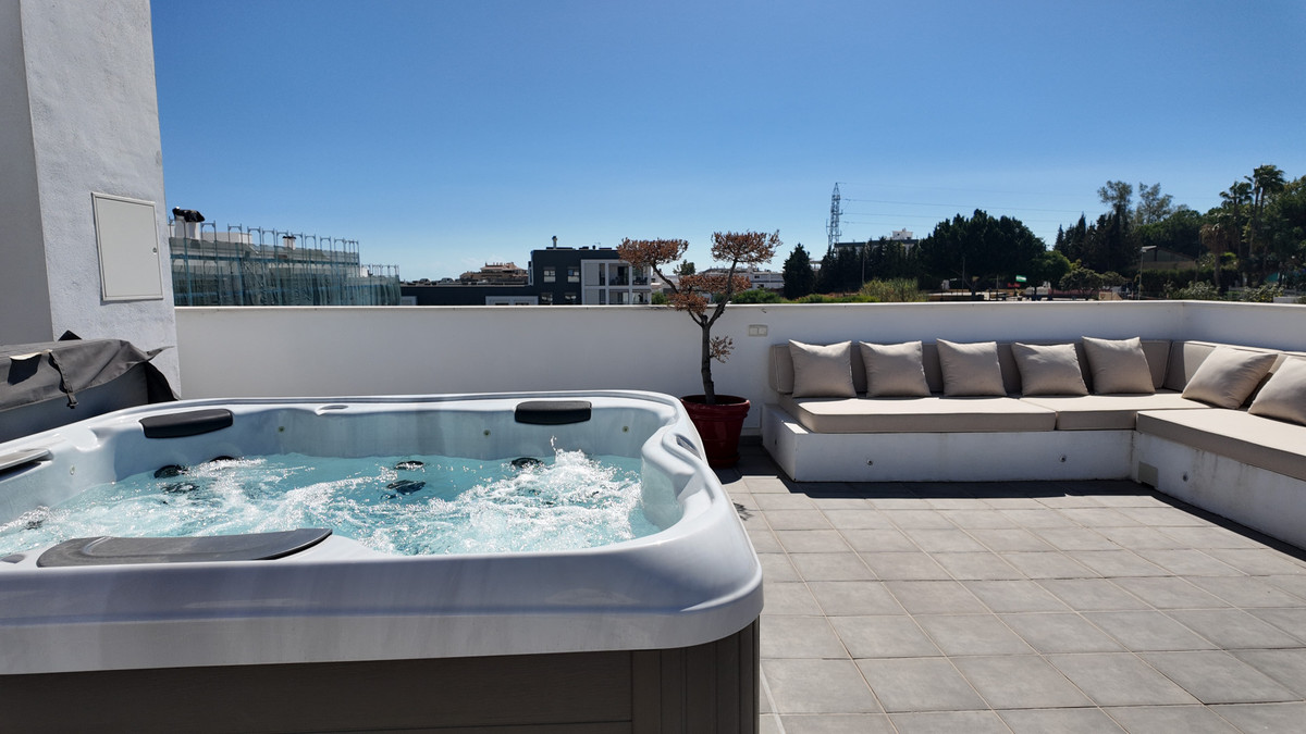 4 Bed Apartment for sale in San Pedro De Alcántara Costa Del Sol, Málaga, Spain